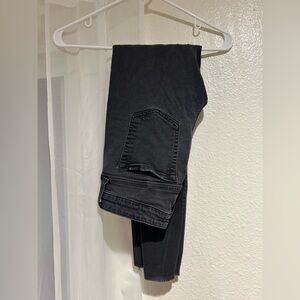 Joe’s Black Jeans W28 Skinny
